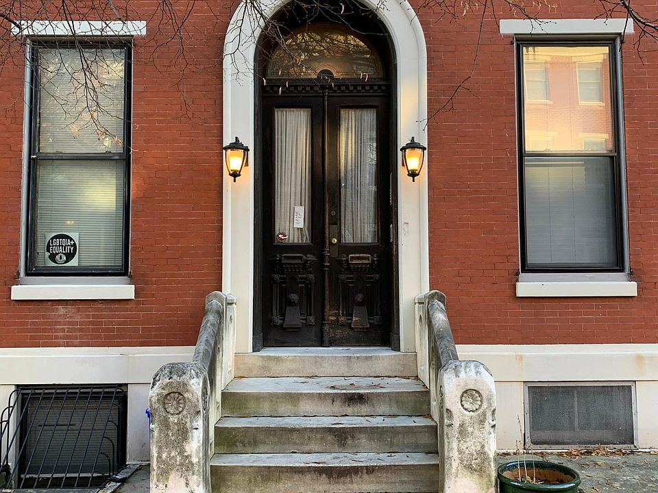 Histtorical bldg and door.front street door.