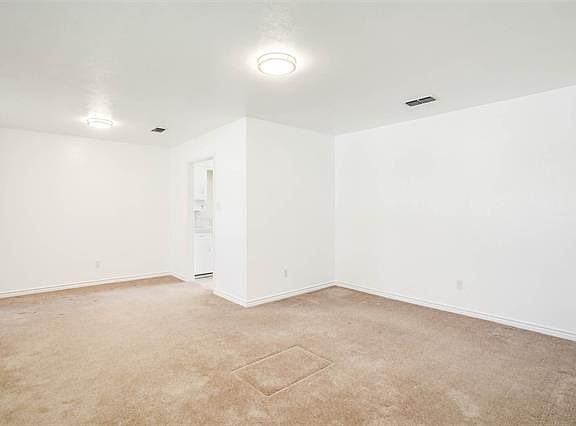 3rd image of 1225 Cozby St E