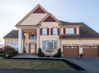 15 Garden Ln, Wakefield, MA 01880