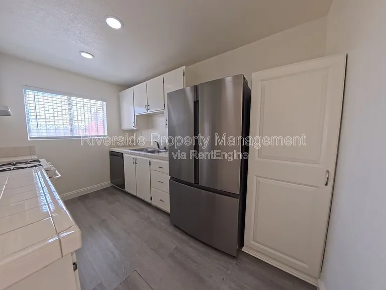 2255 Cahuilla St #105 — Photo 3