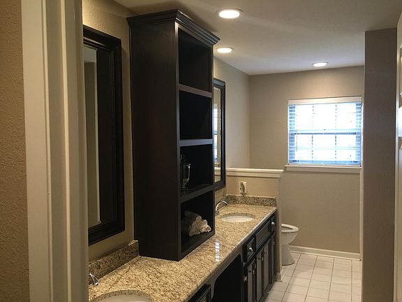 5th image of 608 Sheffield Dr