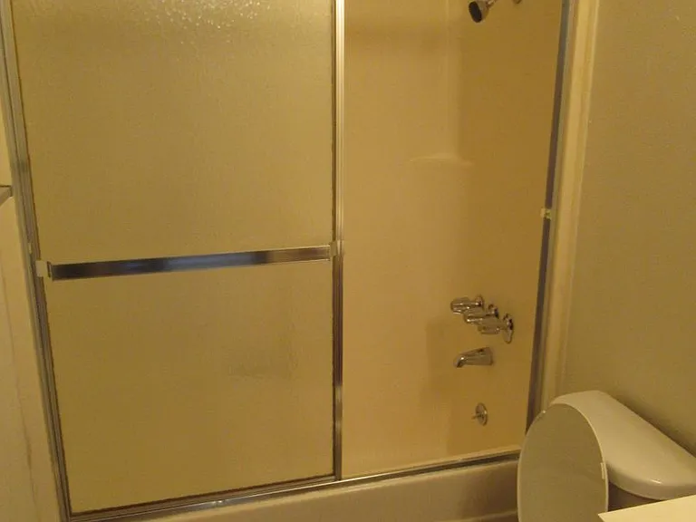Two Bedroom Apt. w/ Washer and Dryer — Photo 13