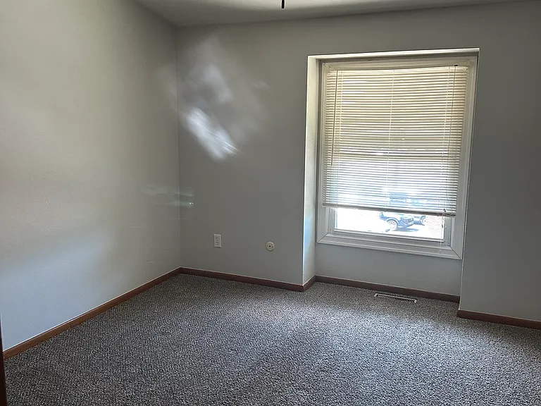3924 Sterrettania Rd — Photo 11