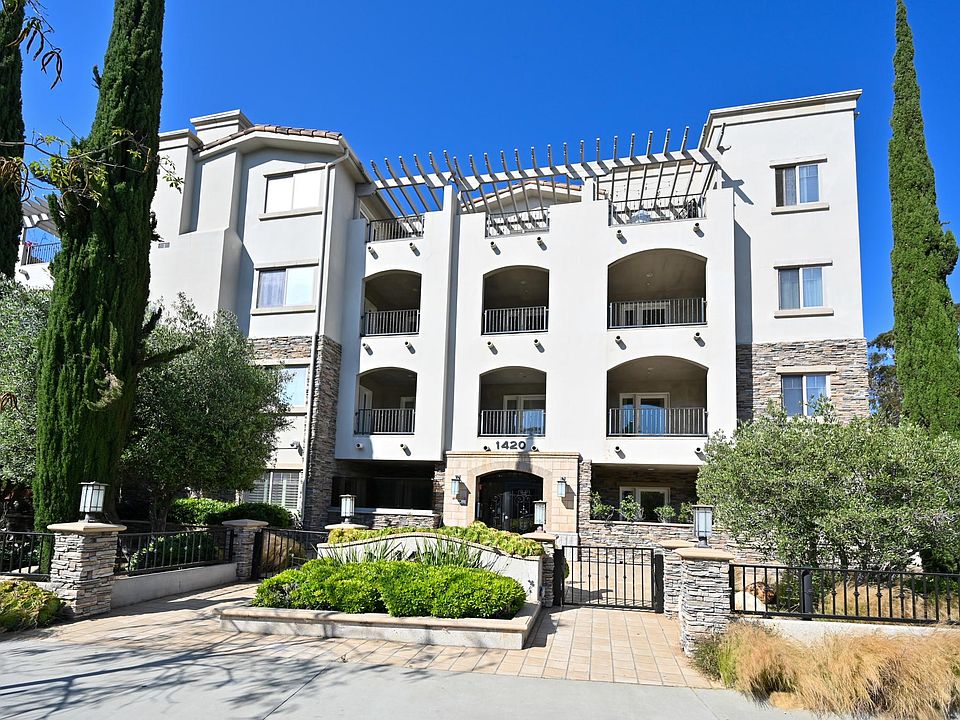 1st image of 1420 Bundy Dr #102