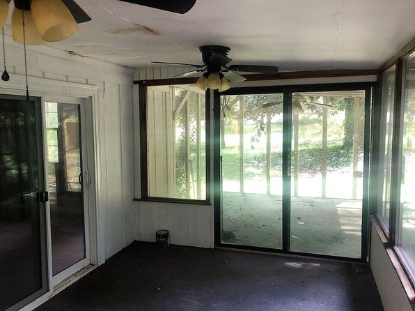 2711 Valleydale Dr NW