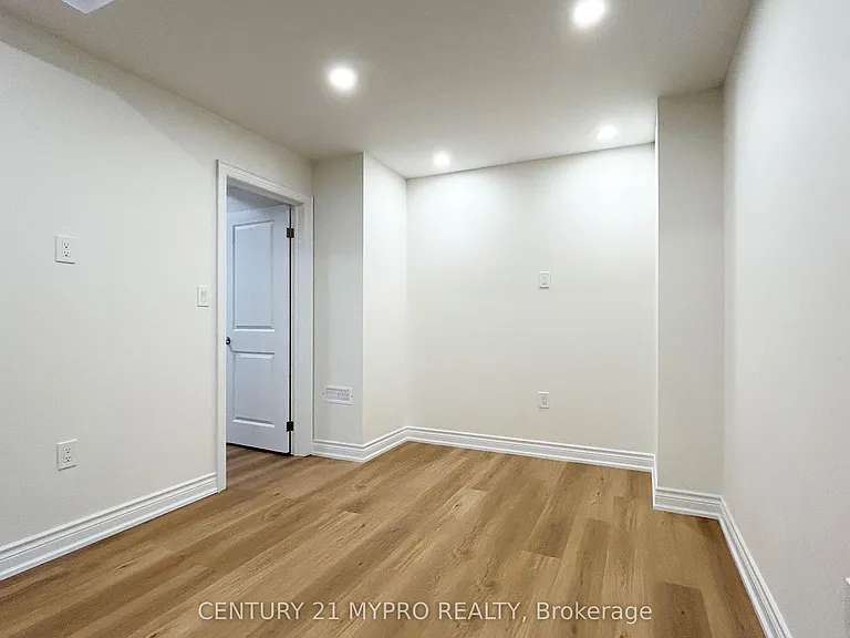 19 William Crawley Way — Photo 14