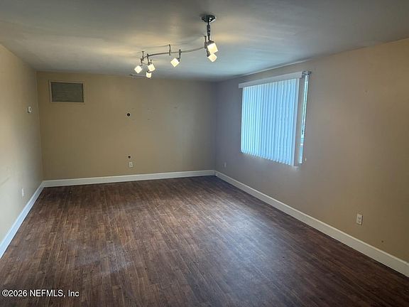 5th image of 947 VISCAYA Boulevard