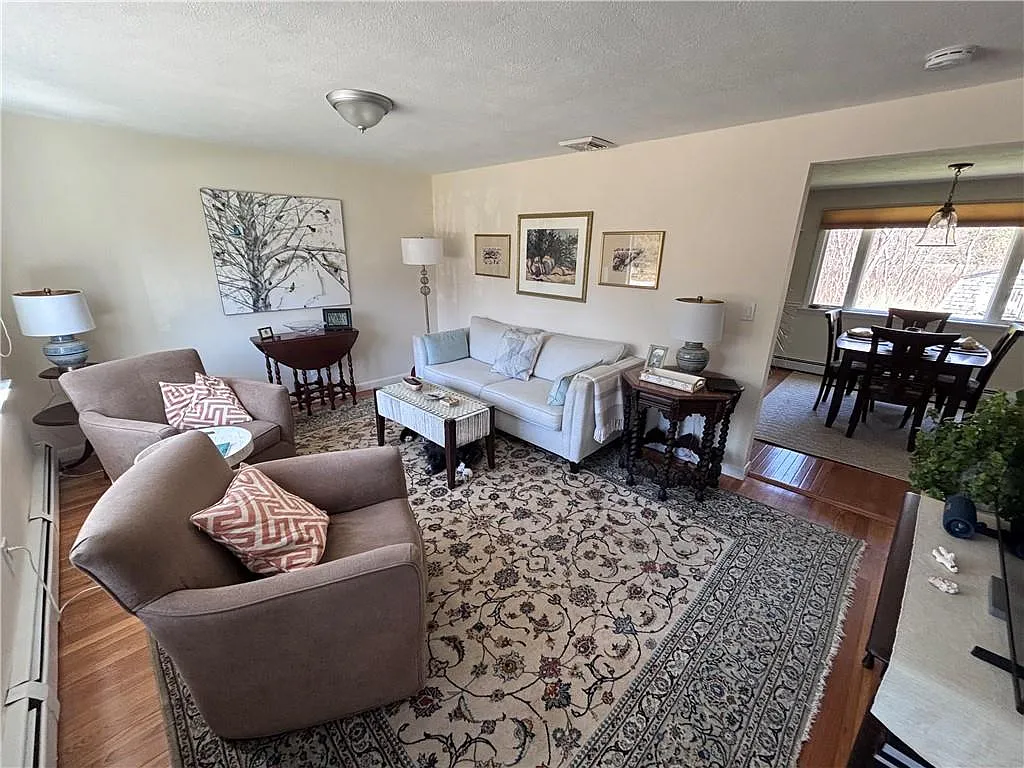 3 bed, 1344 sqft, $3,500 — Photo 4