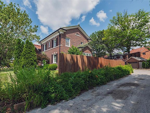 4th image of 6953 Clayton Ave