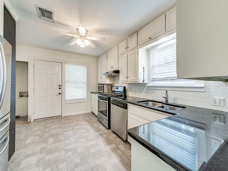 136 Harmon Dr — Photo 9