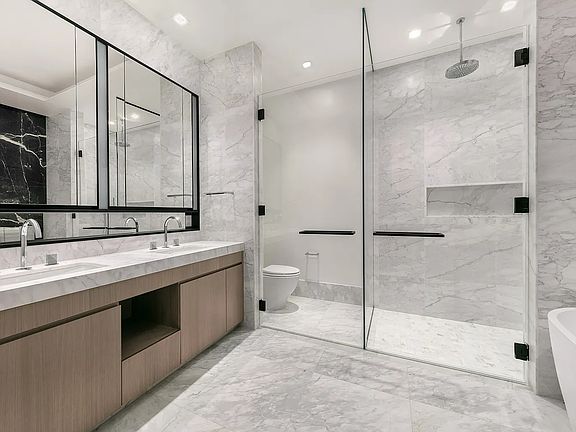 5th image of 108 Leonard St #5P