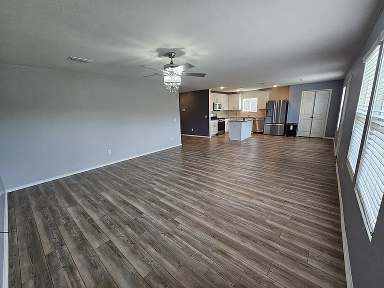 1045 Knightly Ln — Photo 2