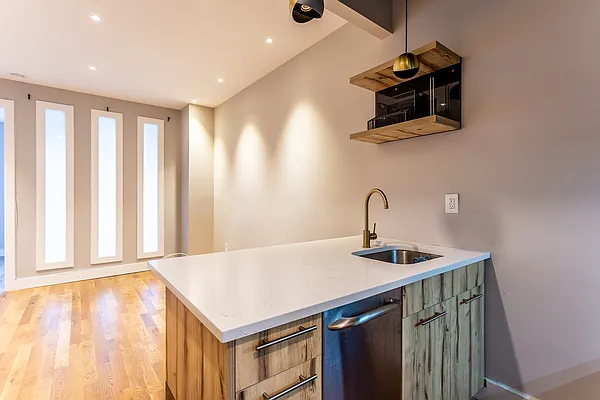 Rented by Compass | media 19