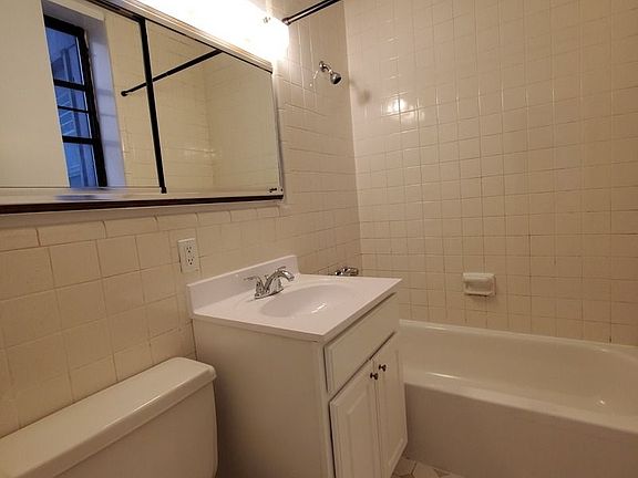 4th image of 310 W 80th St APT 5D