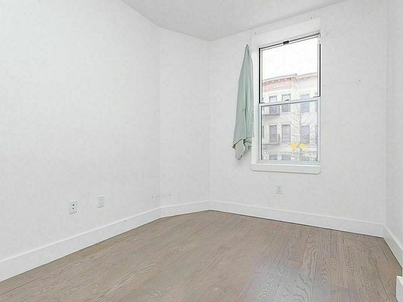 2nd image of 824 Saint Johns Pl #2G