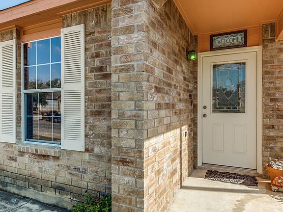 5th image of 8010 Ashwood Pointe