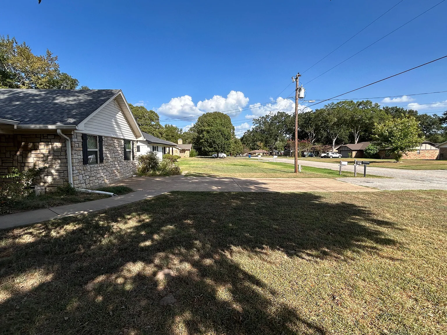 4 bed, 3.0 bath, 2773 sqft, $2,695 — Photo 2