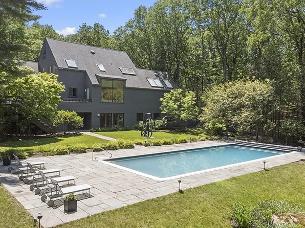 70 Davison Dr, Lincoln, MA 01773