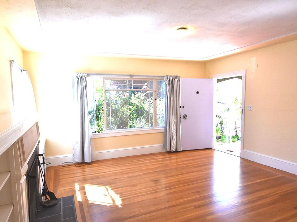 Livingroom from home office doorway, evening light July '20