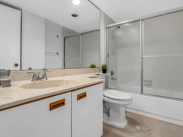 22 Royal Palm Way #606 — Photo 31