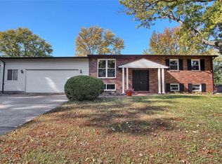 2759 Beverly Dr, Maryland Heights, MO 63043
