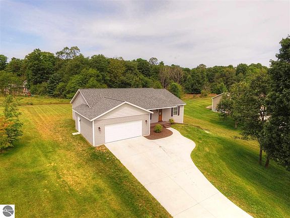2nd image of 1893 Sweet Fern Way