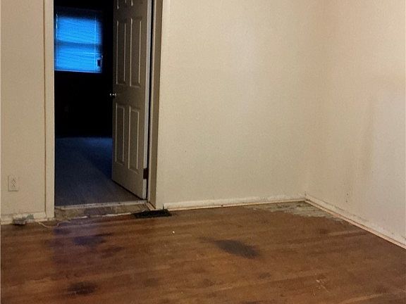 5th image of 2412 Westport Dr