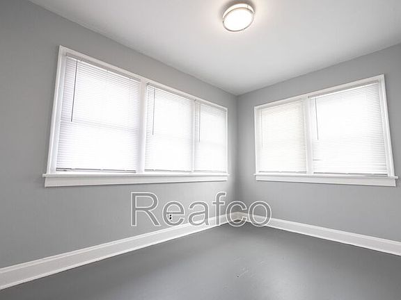 4th image of 80 Stevens Ave