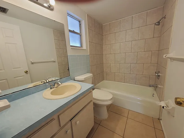 6916 Brentford Rd — Photo 16