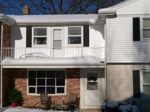4958 W Colonial Ct Unit 27, Greenfield, WI 53220