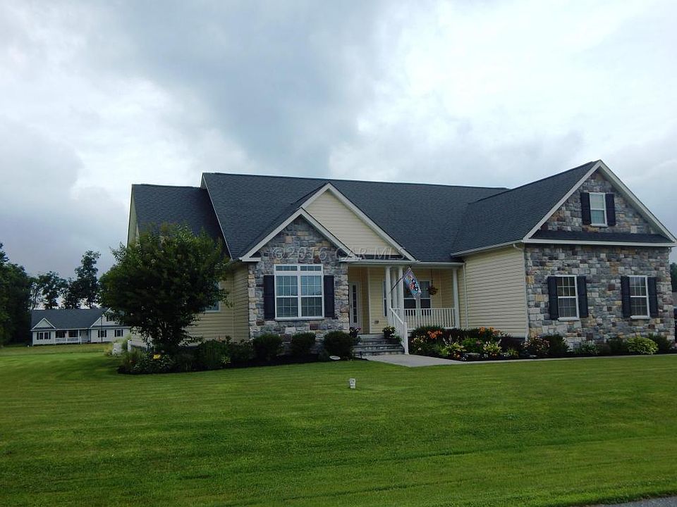 1st image of 11 Robinson Dr