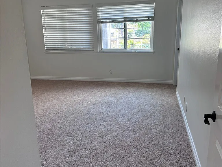 2620 Elden Ave #B5 — Photo 15