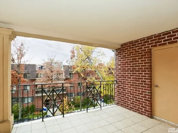 7119 162nd St #3A, Fresh Meadows, NY 11365