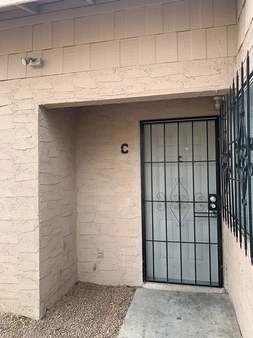 Must See One Bedroom Townhome! — Photo 3