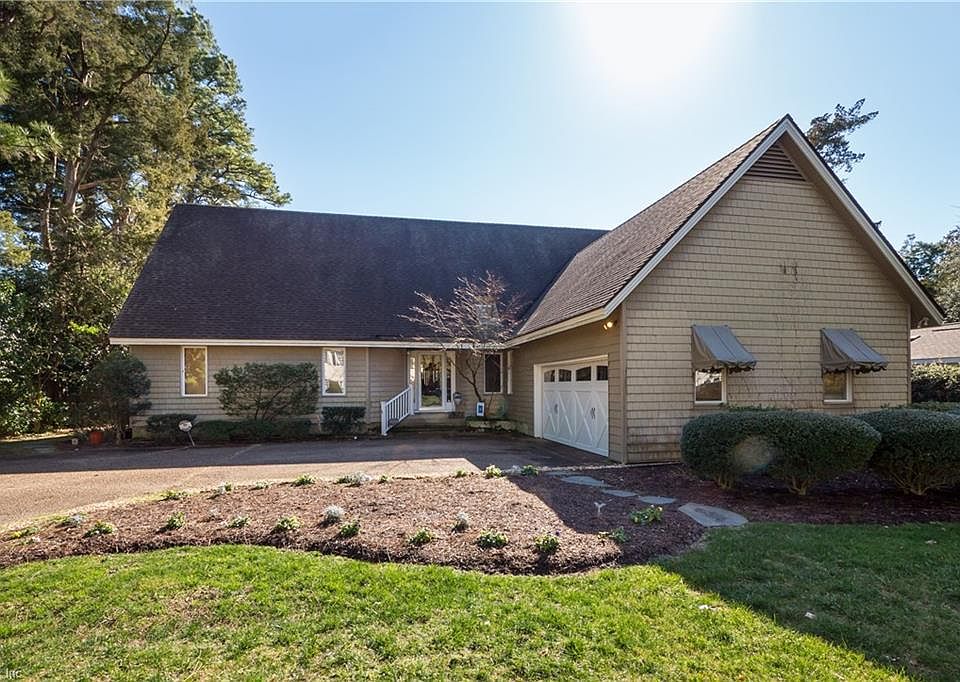 1st image of 1125 Bay Colony Dr