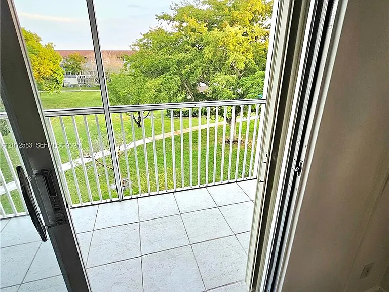 13250 SW 7th Ct #402L — Photo 11