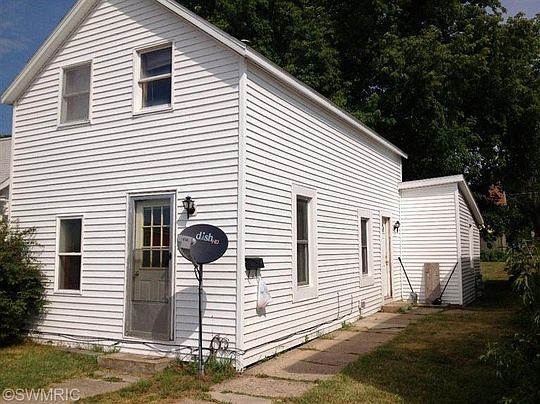 1st image of 413 E Dowland St