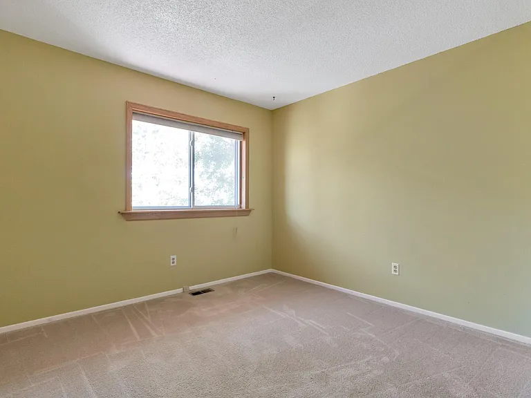 3rd bedroom (upstairs)