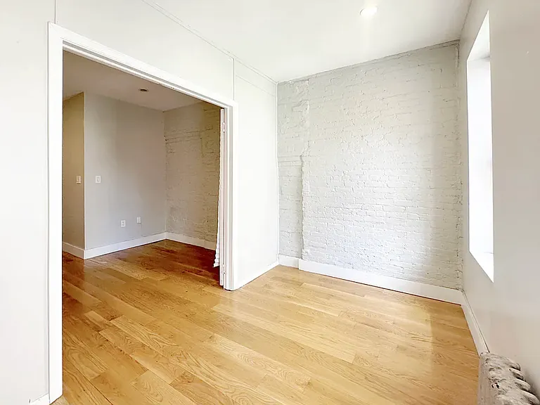 55 Spring St #14 — Photo 8