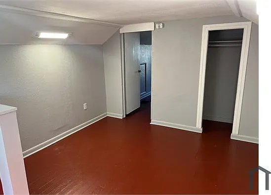 5 bed, 2100 sqft, $2,050 — Photo 3