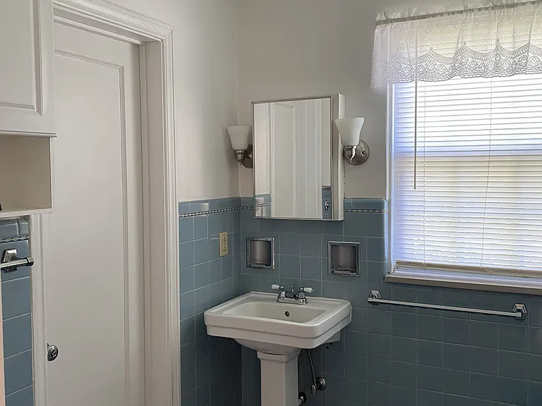 194 Oregon Ave — Photo 16