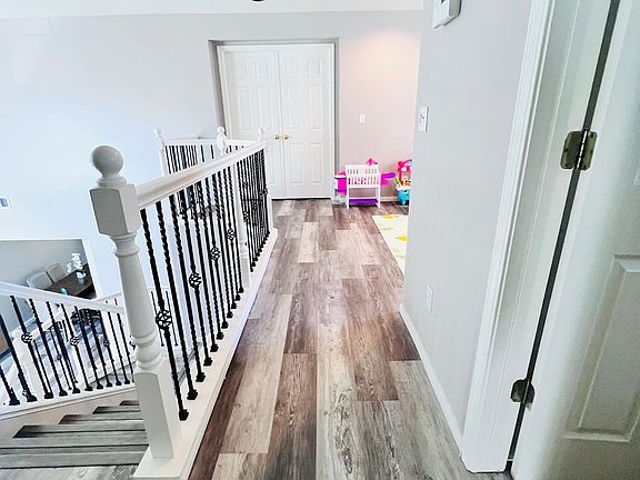 4th image of 2544 Ontario Dr