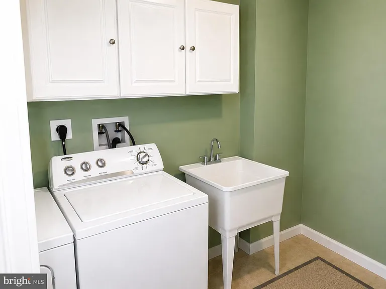 7506 Burdette Way — Photo 18