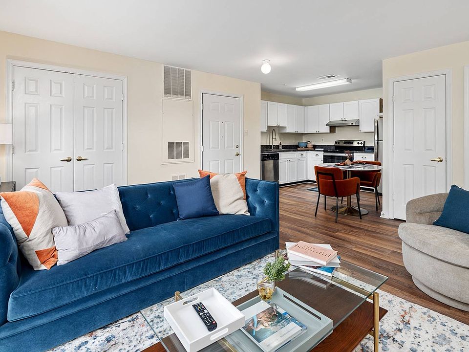Manchester Lakes Apartment Homes 7131 Silver Lake Blvd Alexandria VA Zillow