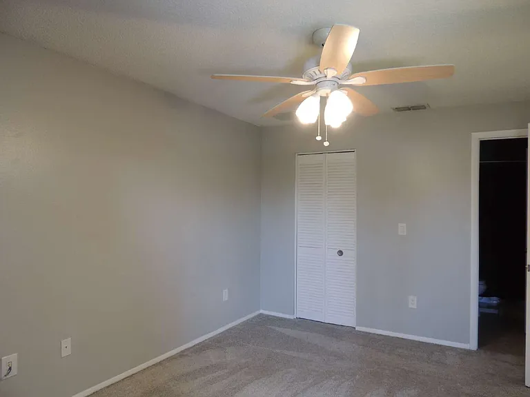 944 Burlwood St — Photo 22