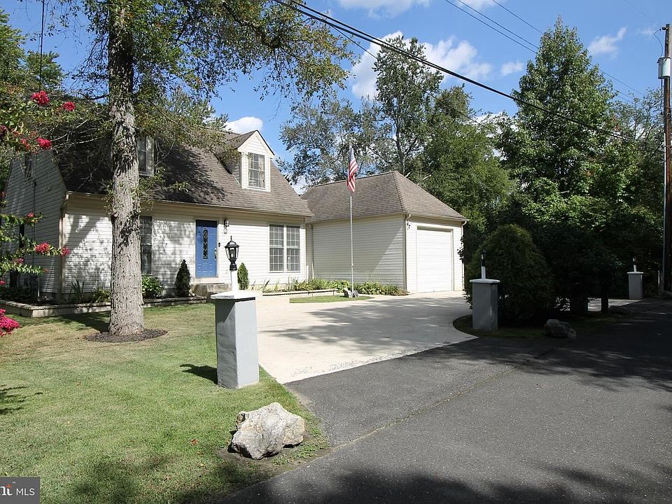 1st image of 69 Columbus Ave
