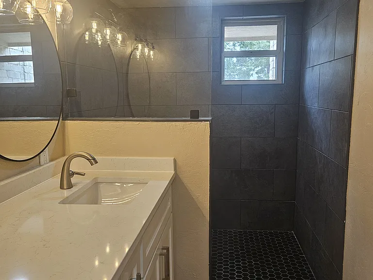 208 S Grand Ave — Photo 17