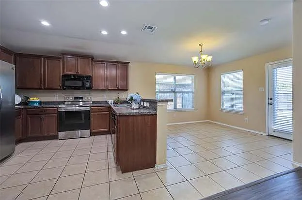136 Meadow Crest Dr — Photo 21