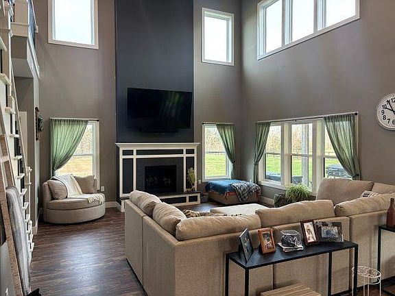 5th image of 2389 Westbrook Rd