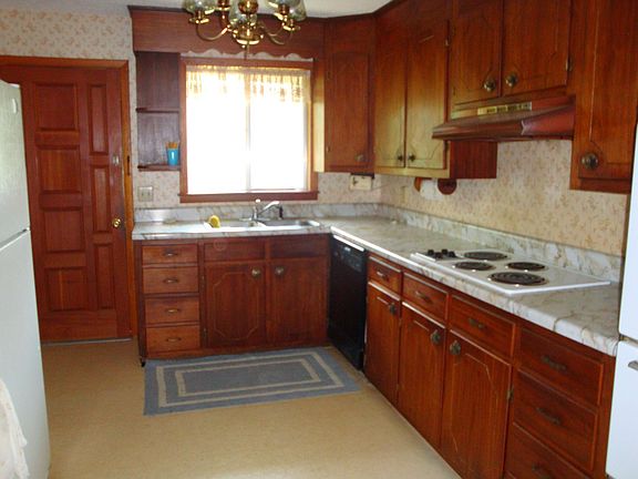 another view of kitchen
